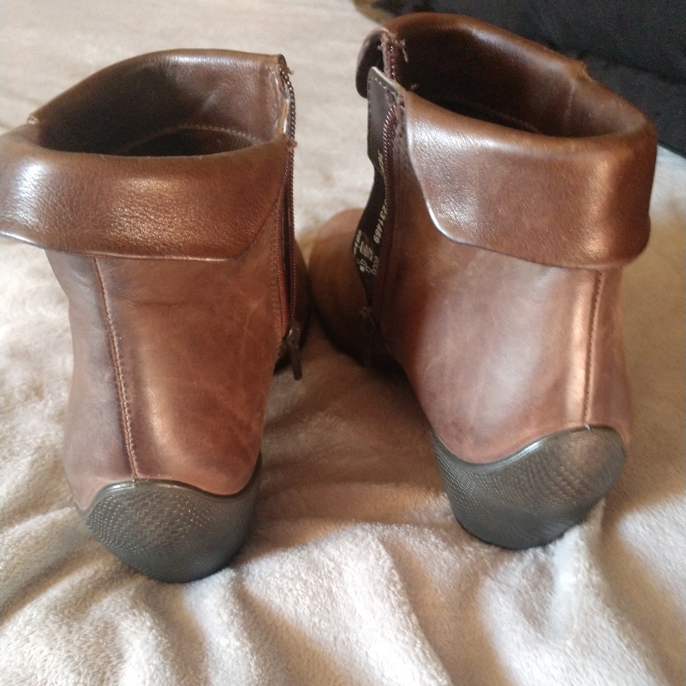 Ecco boots. - Picture 2 of 12